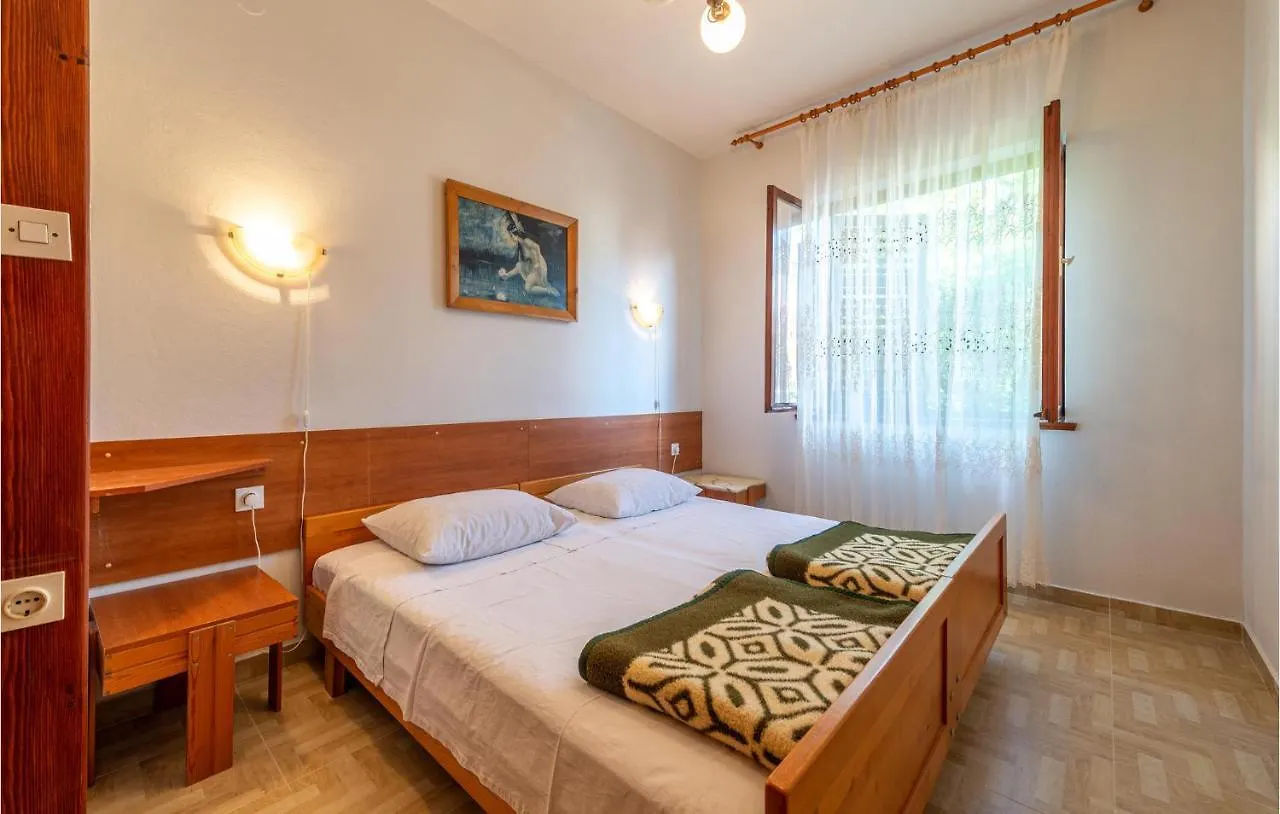 Stunning Apartment In Zadar With Wifi